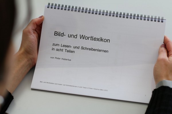 Bild- und Wortlexikon in acht Teilen